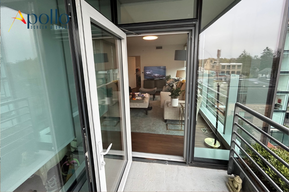 Modern Retractable Screen_ Chicago_ Ill (2).jpg